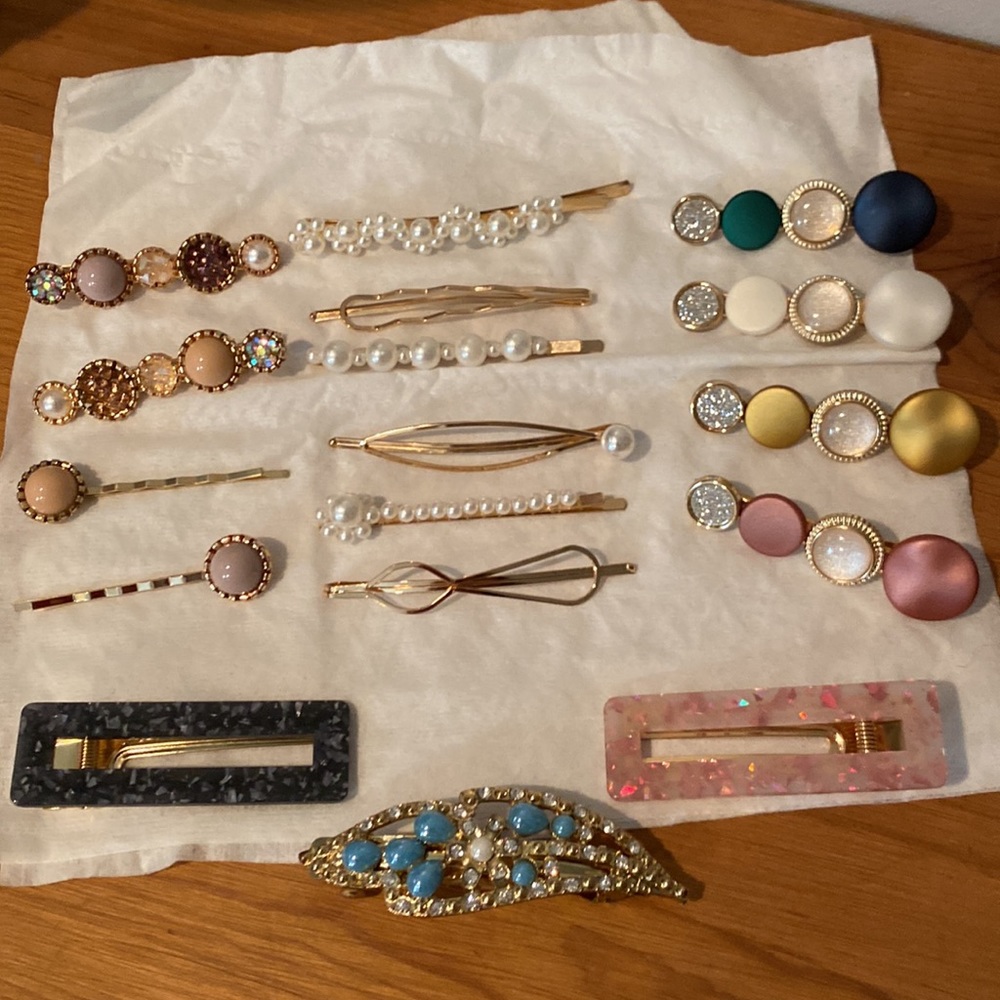 Set of 17 Beautiful Hair Accessories